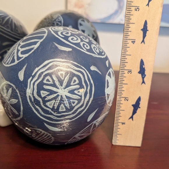 Pier 1 Imports Set Of 3 Wood Decorative Carpet Balls Hand Painted 4" Dia. NEW - Picture 4 of 12